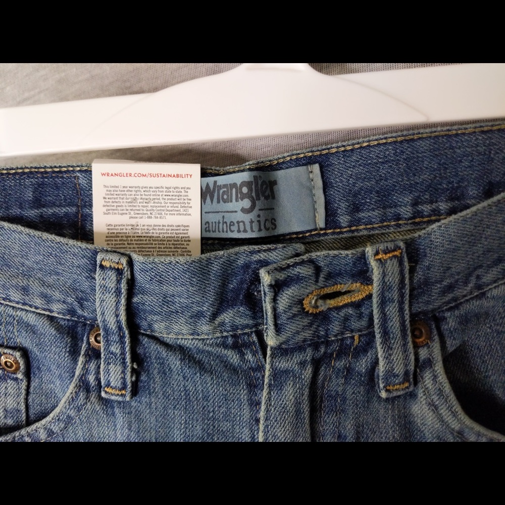 Wrangler Classic Jean Short - Picture 5 of 10